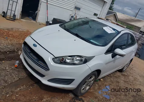 2015 Ford Fiesta Se z USA, uszkodzony, nr VIN 3FADP4BJ7FM167624